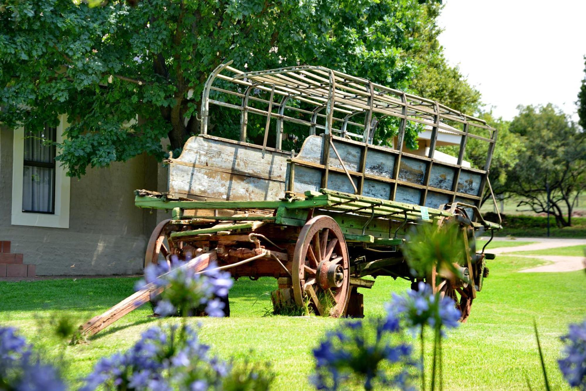 African Hills Safari Lodge & Spa Magaliesburg Εξωτερικό φωτογραφία